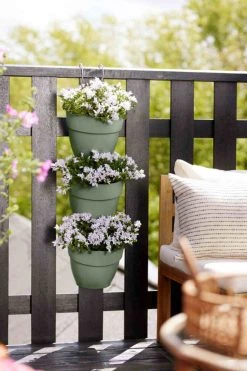 Elho Vibia Campana Vertical Forest Pistache Groen -TuinOaseExpert elho vibia campana vertical forest pistache groen 1023x1536 621e000cc609b l